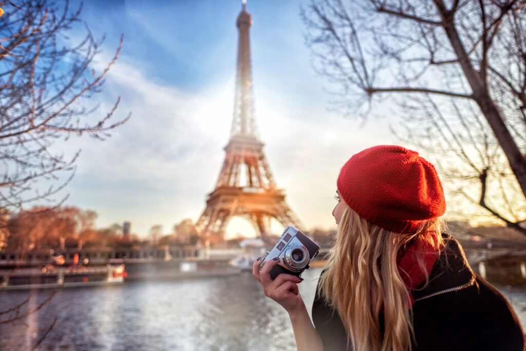 tourist enjoying Paris